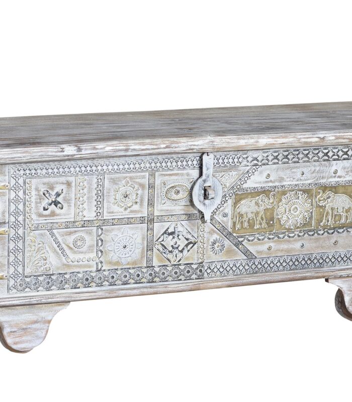 BAUL EN MADERA DE MANGO, LACADO EN BLCO.DECAPE Y APLIQUES EN BRONCE