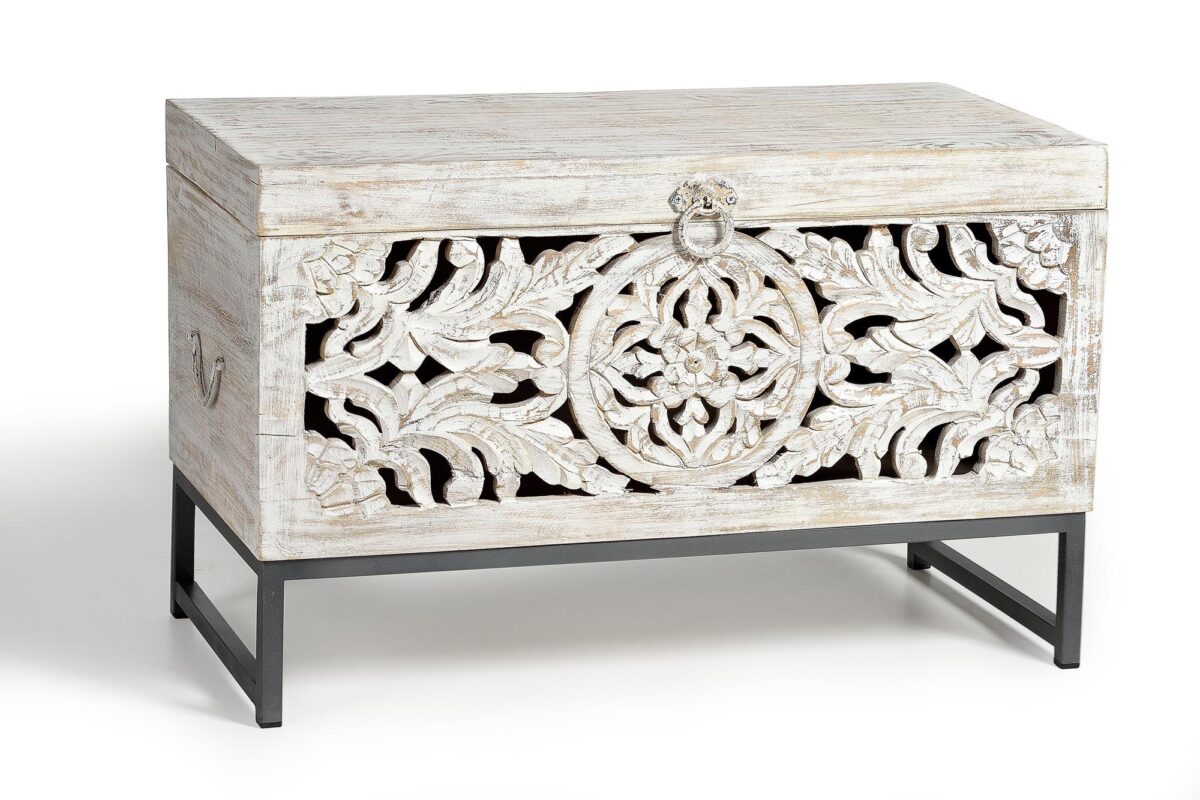 BAUL EN MADERA DE MANGO TALLADO A MANO CON BASE DE METAL