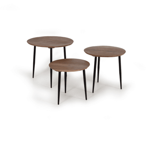 Set de 3 mesas de centro nido en madera natural de acacia y patas metálicas negras