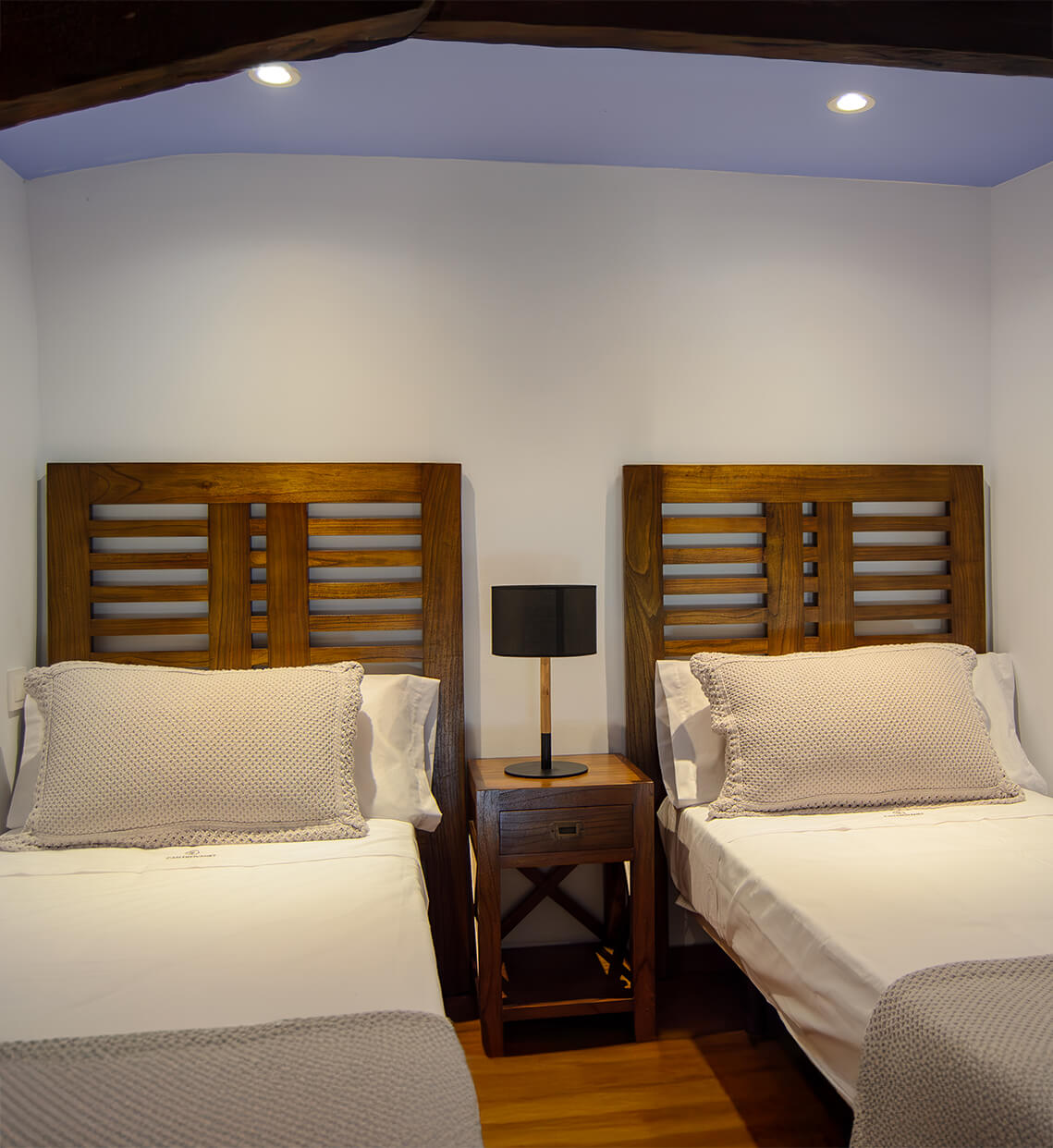 30248_3 MESITA STAR CRUZ 1 CAJÓN 40x40x60 - Imagen 4